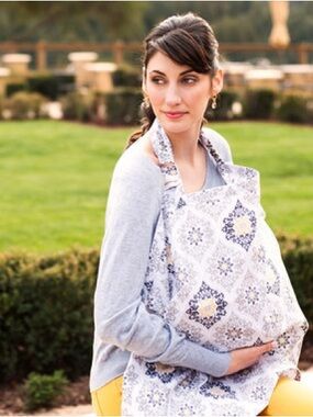 Bebe Au Lait‎ Nursing Cover